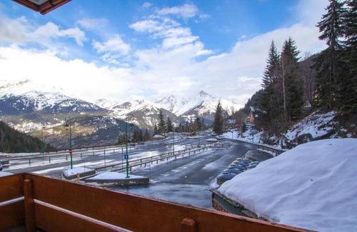 Valfrejus Apartment | Wifi, 70m from ski slopes, 1st floor, view mountain, balcony, tv, ski locker, 20m², Valfréjus