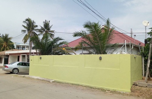 Dar es Salaam House | WIFI, AC, WASHING MACHINE, SECURITY GUARD, PARKING AND TV