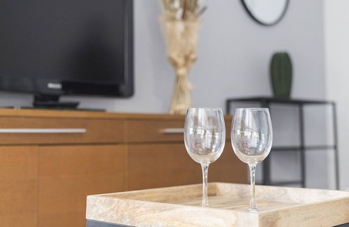 Almeria Centro Apartment | Wifi, dos Dormitorios con a/a Reformada en 2021