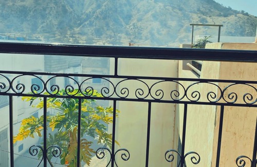 Taddart House | WIFI Double Bed Room , WHERE SURF & ART.