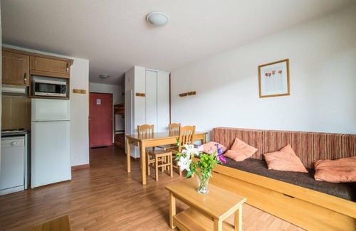 Les Bottieres Apartment | Wifi, fitness, swimming pool, terrace, balcony, parking, tv, ski locker, 28-30m², Les Bottières