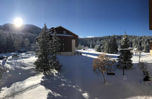 Correncon-en-Vercors Apartment | Wifi, ski-in/ski-out & foot of the slopes, 4th floor, balcony, tv, ski locker, 25m², Villard de Lans