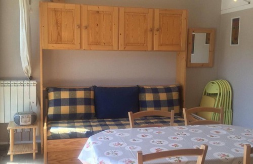 Correncon-en-Vercors Apartment | Wifi, ski-in/ski-out & foot of the slopes, 3rd floor, balcony, 41m², Villard de Lans