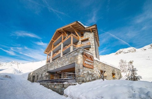 Les Almes Apartment | Wifi, ski-in/ski-out & foot of the slopes, 2nd floor, terrace, tv, ski locker, 62m², Tignes
