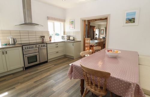 Caergeiliog Cottage | WIG CARNA, pet friendly, character holiday cottage in Holyhead