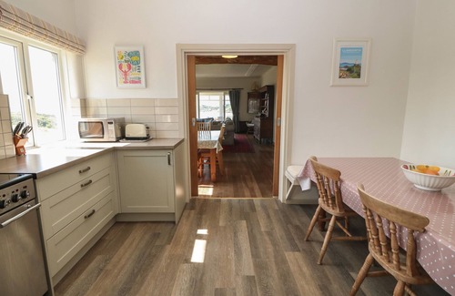 Caergeiliog Cottage | WIG CARNA, pet friendly, character holiday cottage in Holyhead