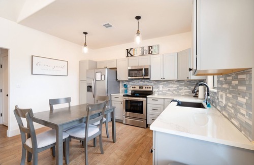 Fischer House | Wiggle Butts Ranch #1 and #2 | 2 Private Pools & 2 Hot Tubs, Wiggle Butts Ranch