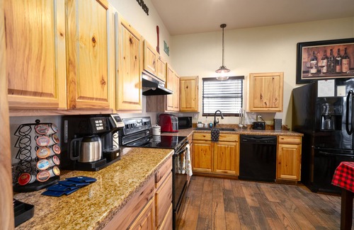 Fischer House | Wiggle Butts Ranch #1 and #2 | 2 Private Pools & 2 Hot Tubs, Wiggle Butts Ranch