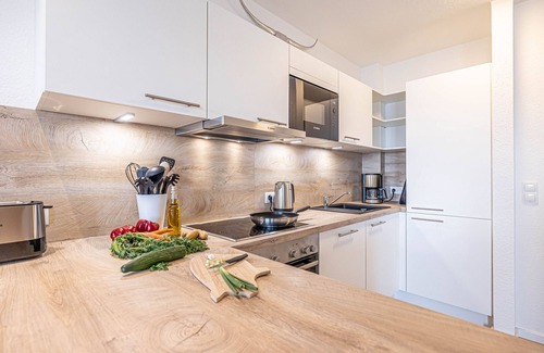 Schleswig Apartment | Wiking-koje 3 - Aufzug, 1. OG, Fußbodenheizung, Dusche, Waschmaschine, Balkon