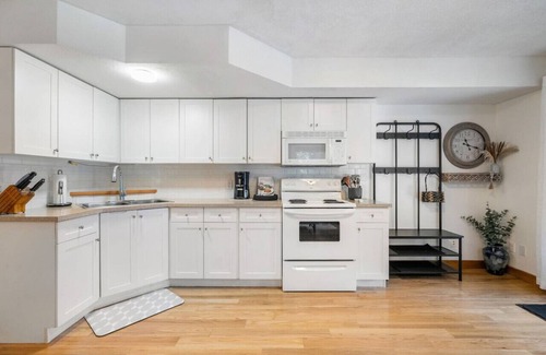 East Kootenay Apartment | Wild Embers | Central | Fire Pit | Fireplace