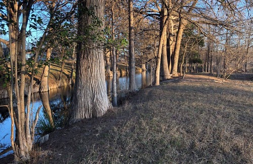 Utopia House | Wild Oak Ranch Cabin and Riverfront