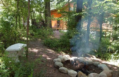 Millersburg House | Wild Rose Cabin by Amish Country Lodging