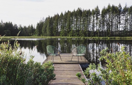Black Creek RV Rental | Wild Rose Lake Front Glamping and Sauna - Dog friendly Site!