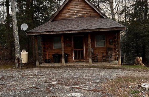 South Bloomingville Cabin | Wild Turkey Cabin in Hocking Hills
