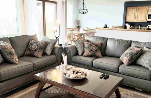 Chestnut Springs Condo | Wild Wintergreen Retreat