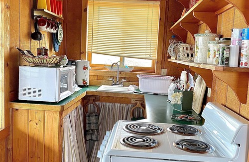 Corvallis Cabin | Wilderness Spirit Cabins, LLC-'Eagle Nest'- Heavenly Mountain Views