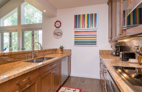 Elkhorn Condo | Wildflower Condo 679- Mountain & Lake Views in the Heart of Sun Valley Resort