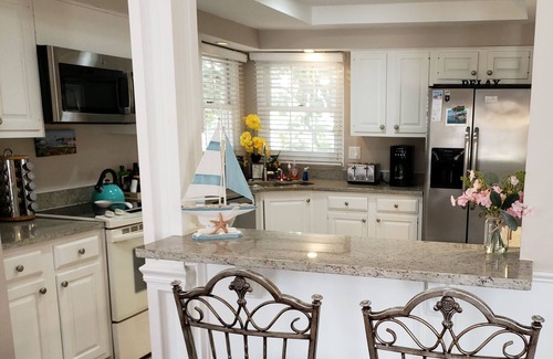 Shipyard Plantation Villa | Wildlife Watching! Lagoon & Golf view, beach gear incl! 2 outdoor patios.