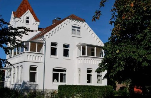 Neu Schonberg Apartment | Wilhelminian style villa on Holstein's Baltic Sea