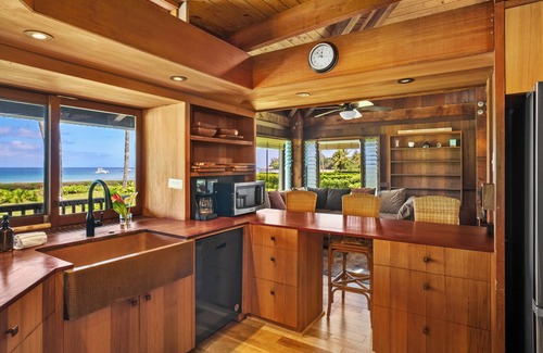 Hanalei House | Wilikoki - a 6br/3ba beachfront home on Hanalei Bay with Wilikeiki