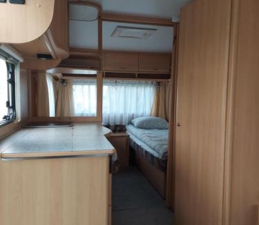 Biskupiec Apartment | Wilimy Przyczepa Campingowa nad jeziorem Dadaj