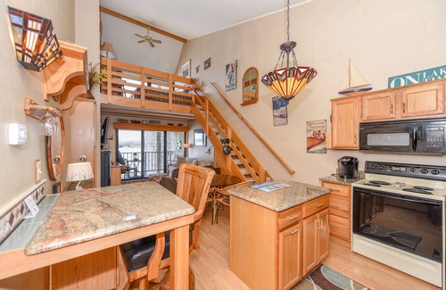 Thayerville Condo | Will O' The Wisp 706H: Top Lakefront Panoramic View Condo, Sleeps 4, Free WIFI!