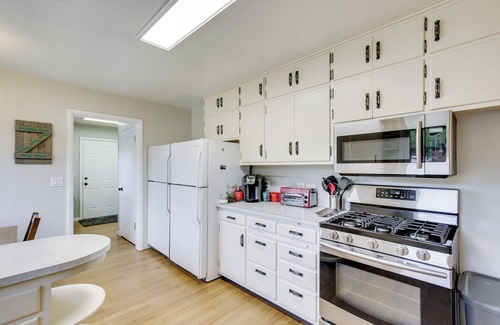 Albany House | Willamette Valley Family Home w/Fenced Yard