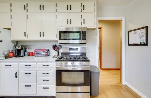 Albany House | Willamette Valley Family Home w/Fenced Yard
