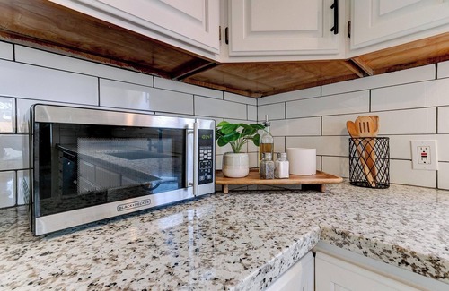 Newberg House | Willamette Valley Getaway w/Backyard Firepit