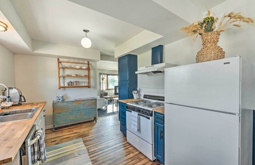 Williams Bay Apartment | Williams Bay Getaway w/Geneva Lake Views!