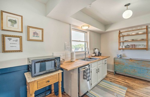 Williams Bay Apartment | Williams Bay Getaway w/Geneva Lake Views!