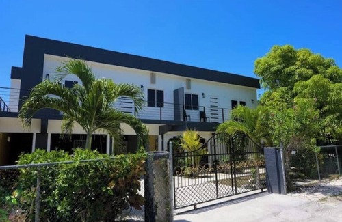 Negril Villa | Williams Manor [Across From Ricks Cafe Negril]