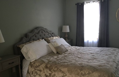 Williston North House | Williston Village INN- Suite r . for 4 people