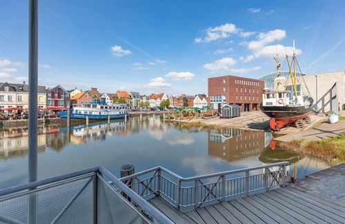 Zentrum Apartment | Willkommen an Ihrem Logenplatz Direkt am Idyllischen Husumer Hafen!