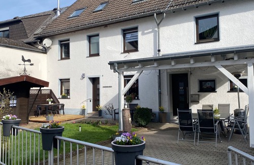 Stadtkyll Apartment | Willkommen in Unserer Ferienwohnung Burgberg im Schönen Luftkurort Stadtkyll