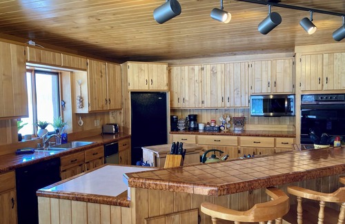 Willow Cabin | Willow Aviator Lodge - pool table, sauna, fire pit