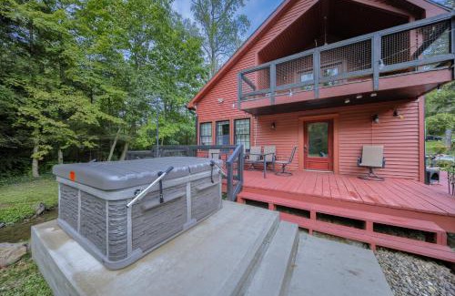 Swengel House | Willow Brook Getaway Hot Tub, Deck in Mifflinburg