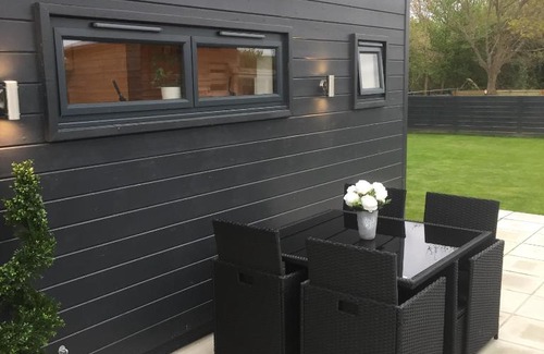 Fifield House | Willow Court Farm Studio West & Petting Farm, 8 mins to Legoland & Windsor, 15 mins to Lapland UK