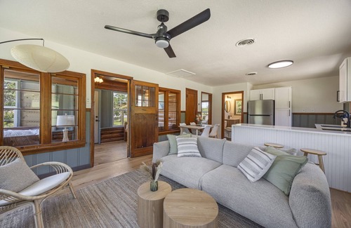 Madill Cabin | Willow Heaven- LAKEFRONT Cabin getaway with a Jacuzzi in Texoma Shores Resort
