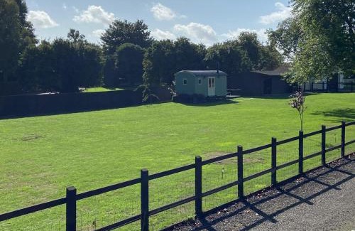Thistley Green Cabin | Willow Shepherd Hut