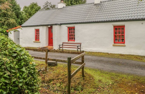 Ards Cottage | WILLOWBROOK COTTAGE, family friendly in Askill, County Leitrim