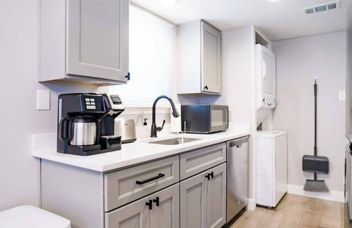 St. Edwards Apartment | Willowrun A (Entire Unit)