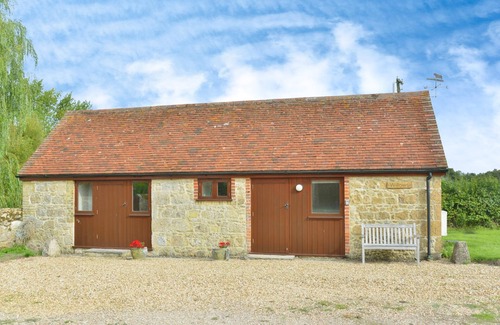 Newport Cottage | Willows - a barn that sleeps 2 guests in 1 bedroom plus 2 on sofa bed [lounge]