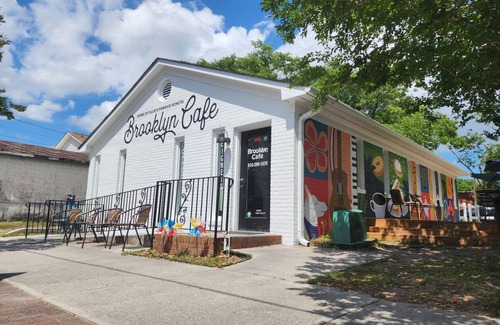 Wilmington Condo | Wilmington NC Luxury 2-Bedroom Condo, in the Art District - perfect for two!