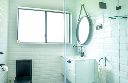 Orange House | "Wiltara" Estate Rural Escape for 2 to 14 Guests