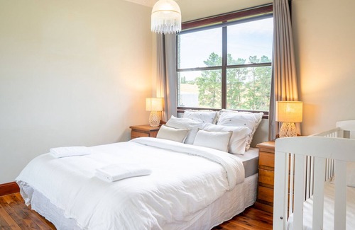 Orange House | "Wiltara" Estate Rural Escape for 2 to 14 Guests