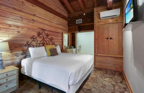 Wimberley House | Wimberley Log Cabins Resort and Suites- Unit 2