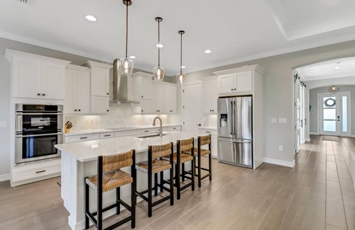 Naples House | Wind & Waves - Beautifully Appointed & Meticulously Maintained