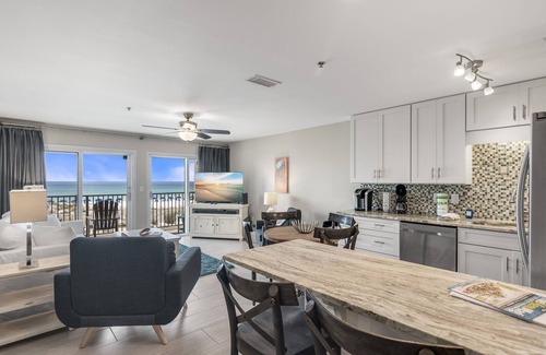 Fort Walton Beach - Destin Condo | Windancer 202. Renovated Gulf Front Condo, Free Beach Service, Pool, Grill