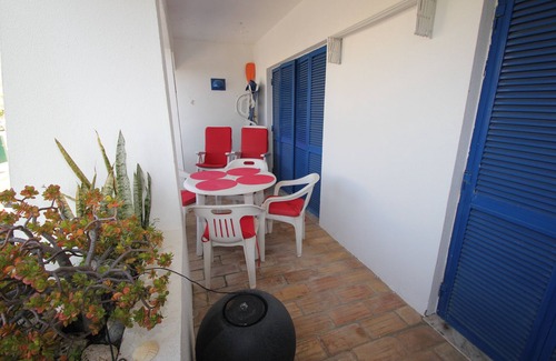 Albufeira Apartment | Windmill Hill 2 bed modern apartment with Wifi and Air Con in lounge